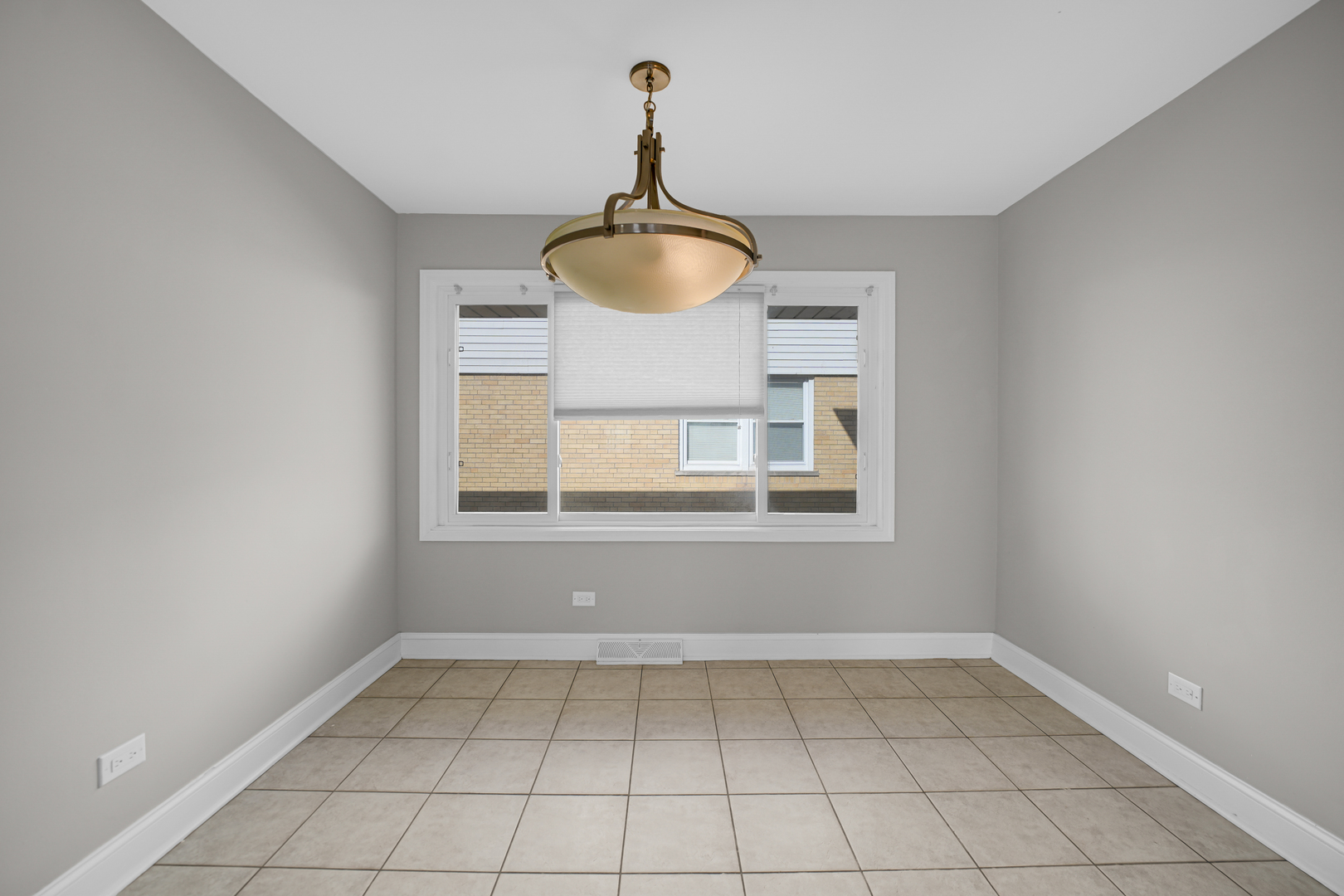 9523 S Kostner Avenue, Oak Lawn, IL 60453