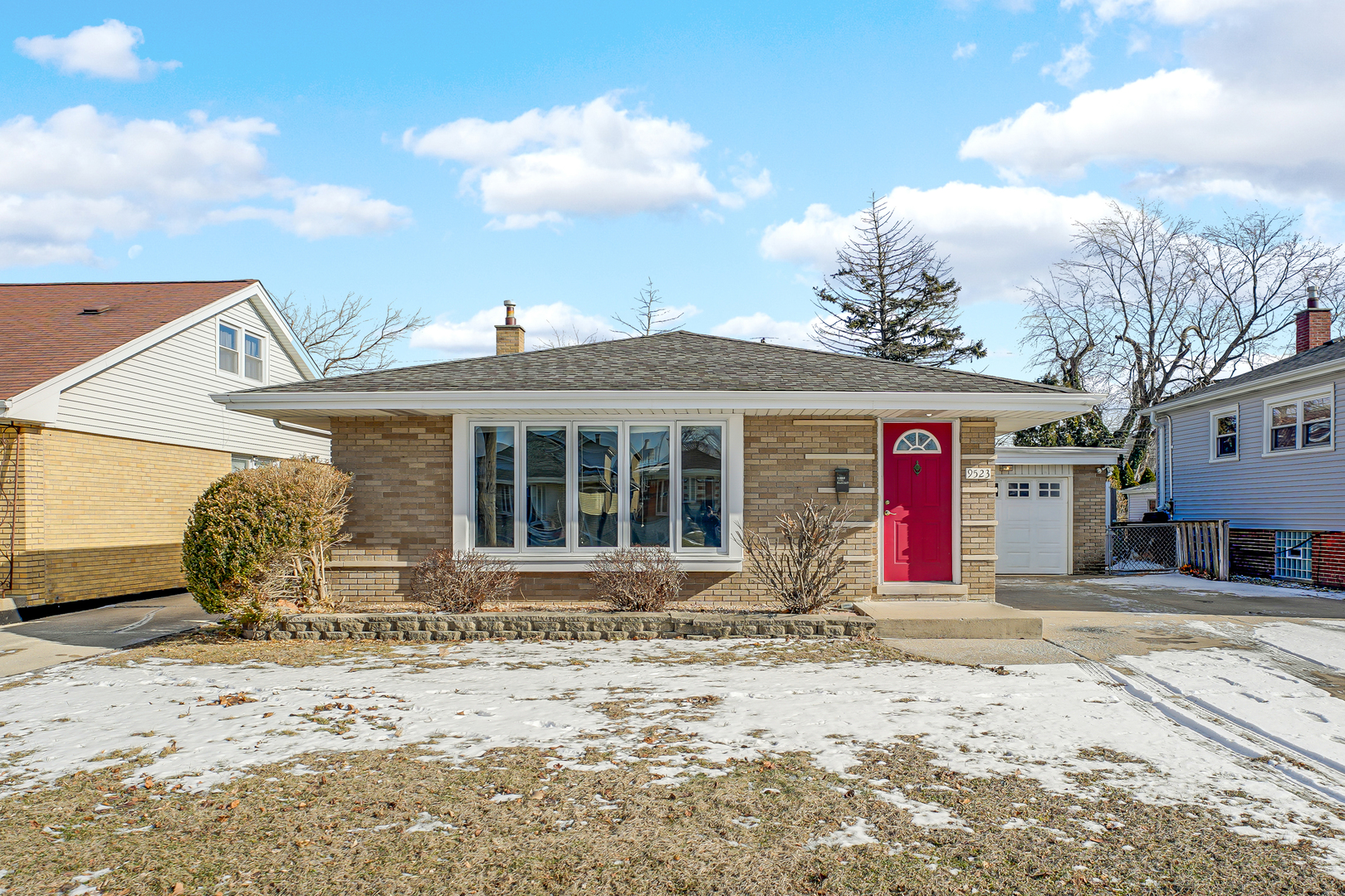 9523 S Kostner Avenue, Oak Lawn, IL 60453