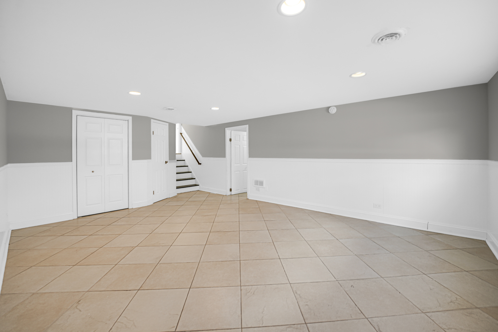 9523 S Kostner Avenue, Oak Lawn, IL 60453