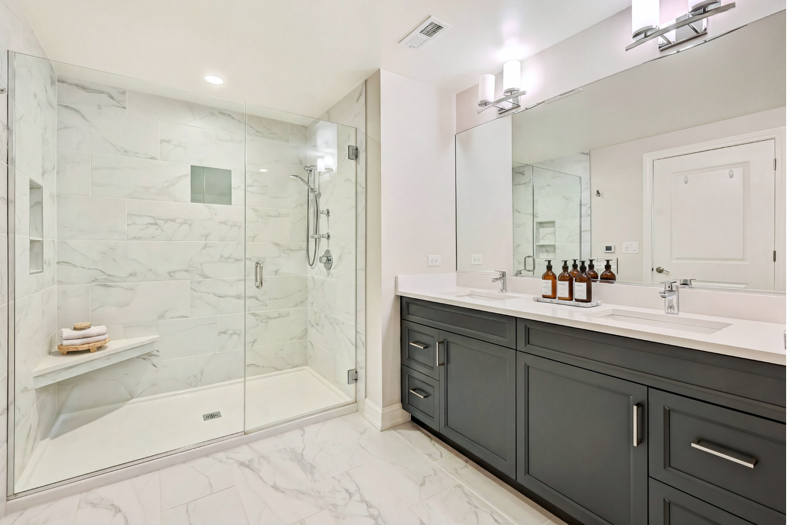 4441 Wolf Road #206, Western Springs, IL 60558