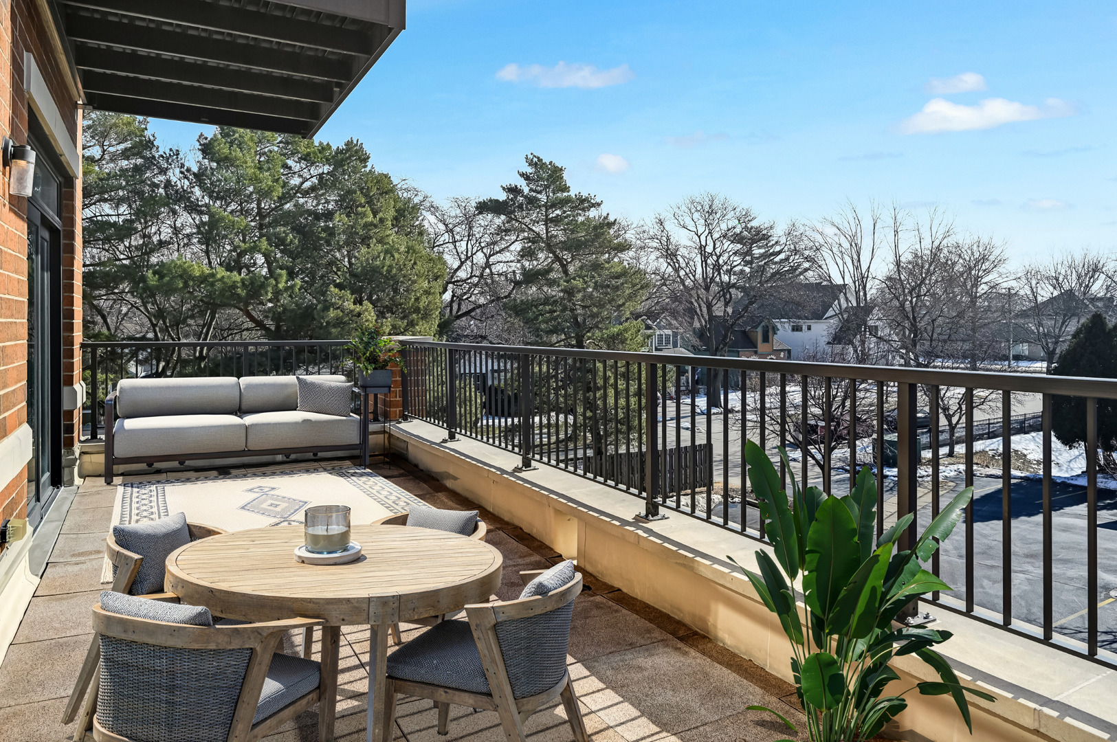 4441 Wolf Road #206, Western Springs, IL 60558