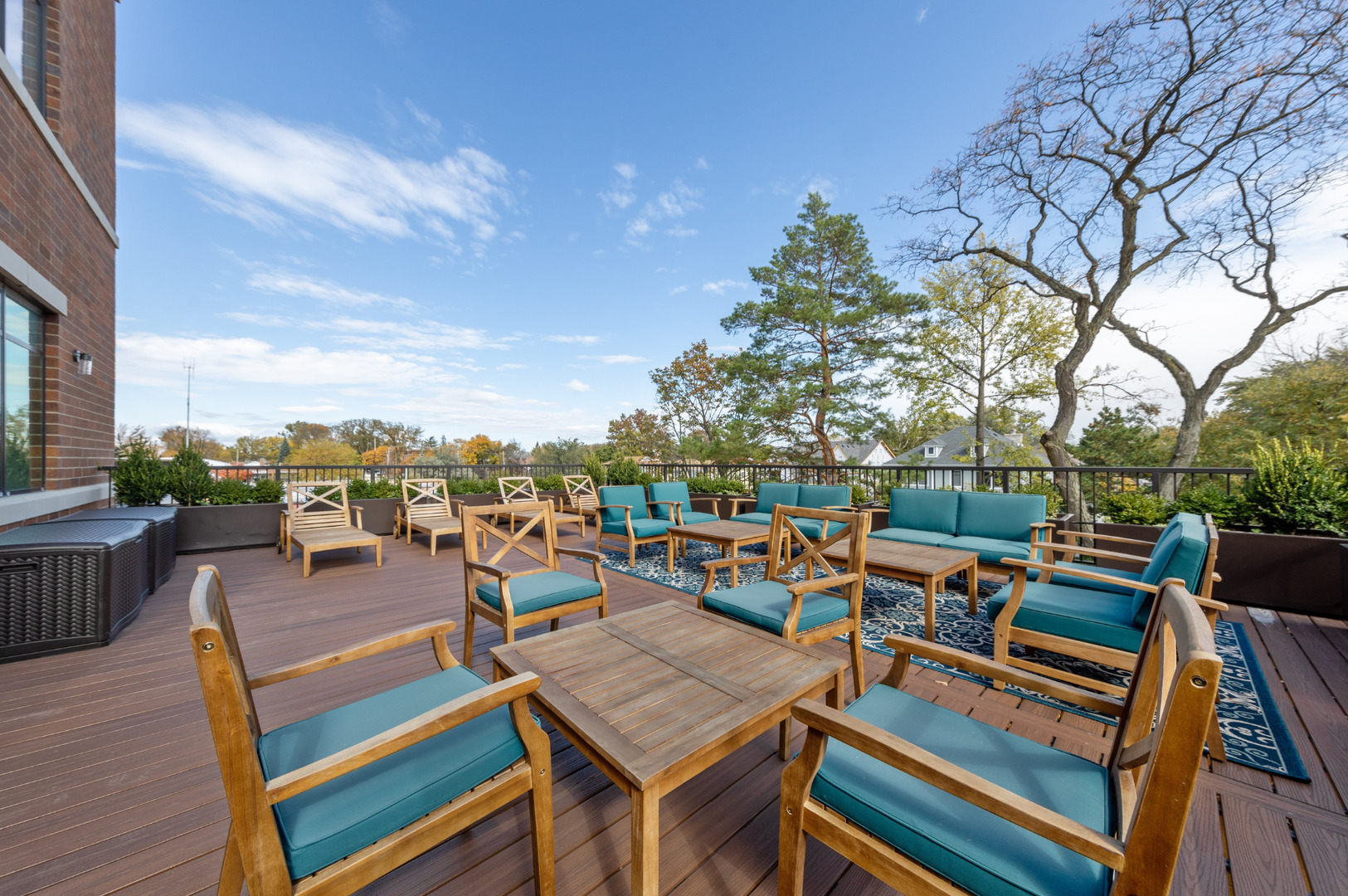 4441 Wolf Road #206, Western Springs, IL 60558