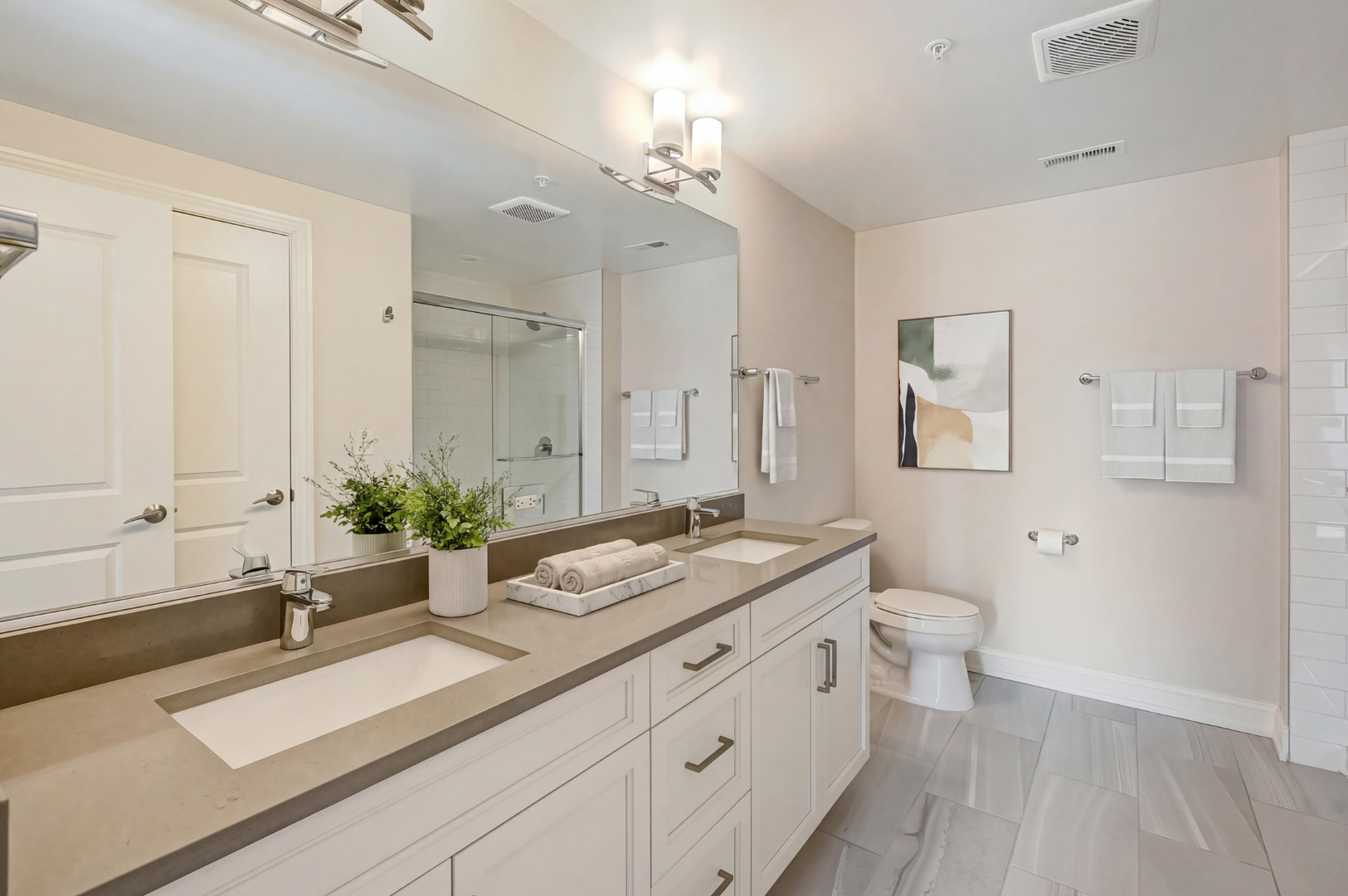 4441 Wolf Road #206, Western Springs, IL 60558