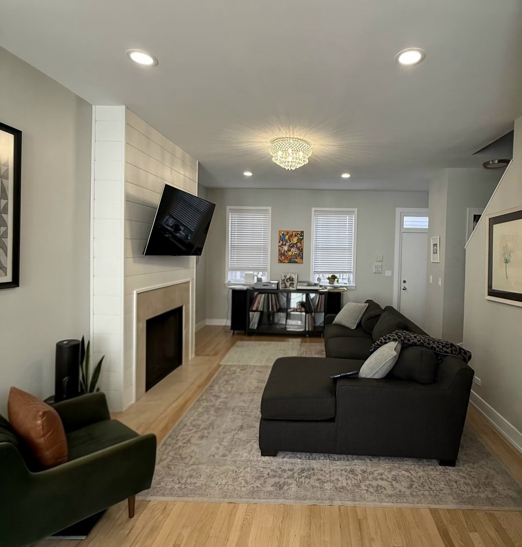 1733 W Crystal Street #C, Chicago, IL 60622