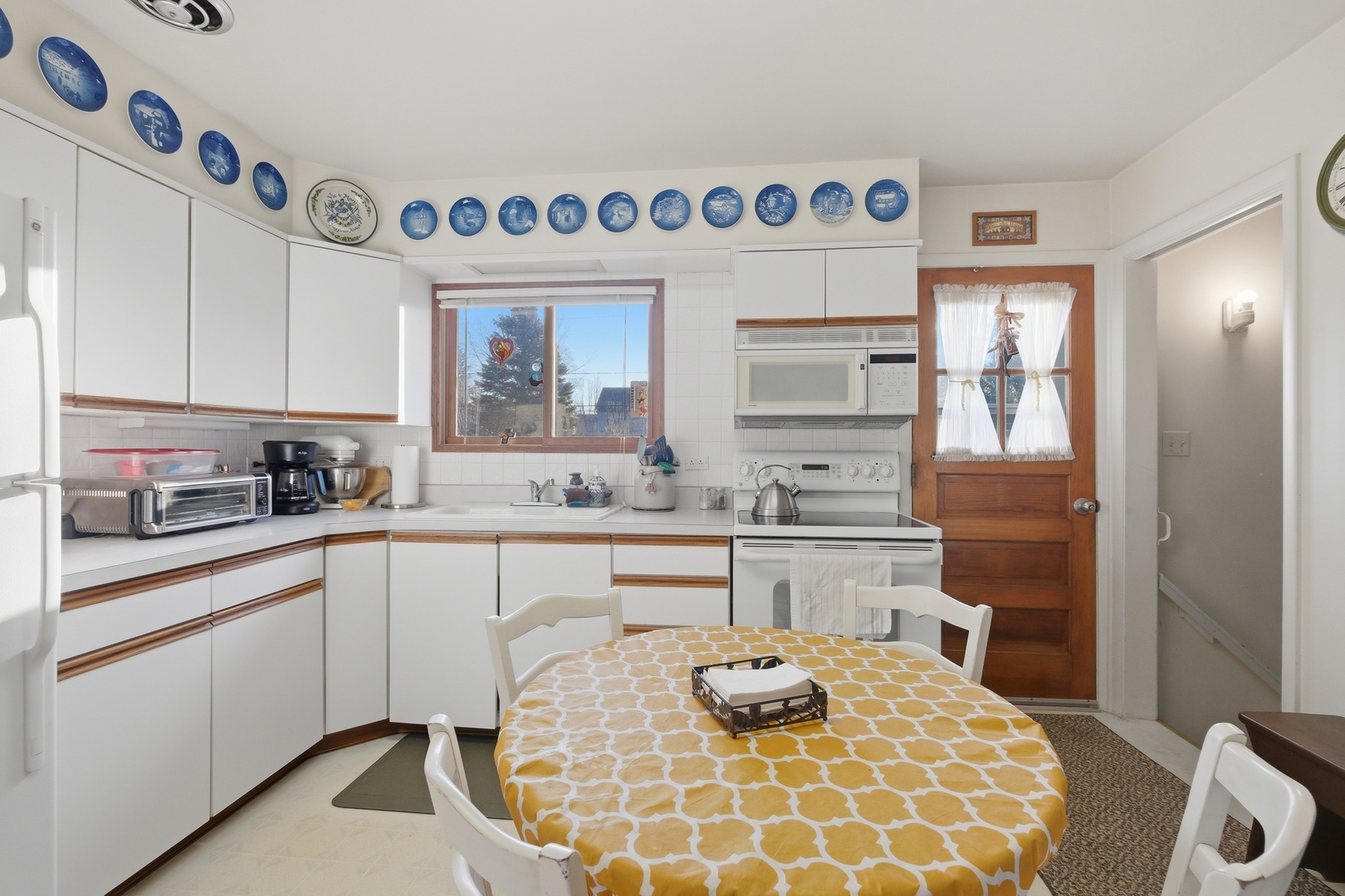 731 N Gibbons Avenue, Arlington Heights, IL 60004