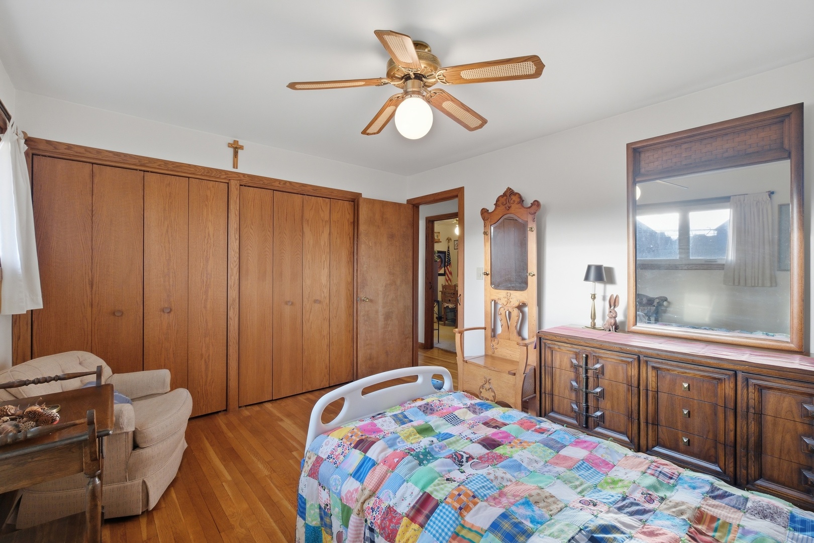 731 N Gibbons Avenue, Arlington Heights, IL 60004