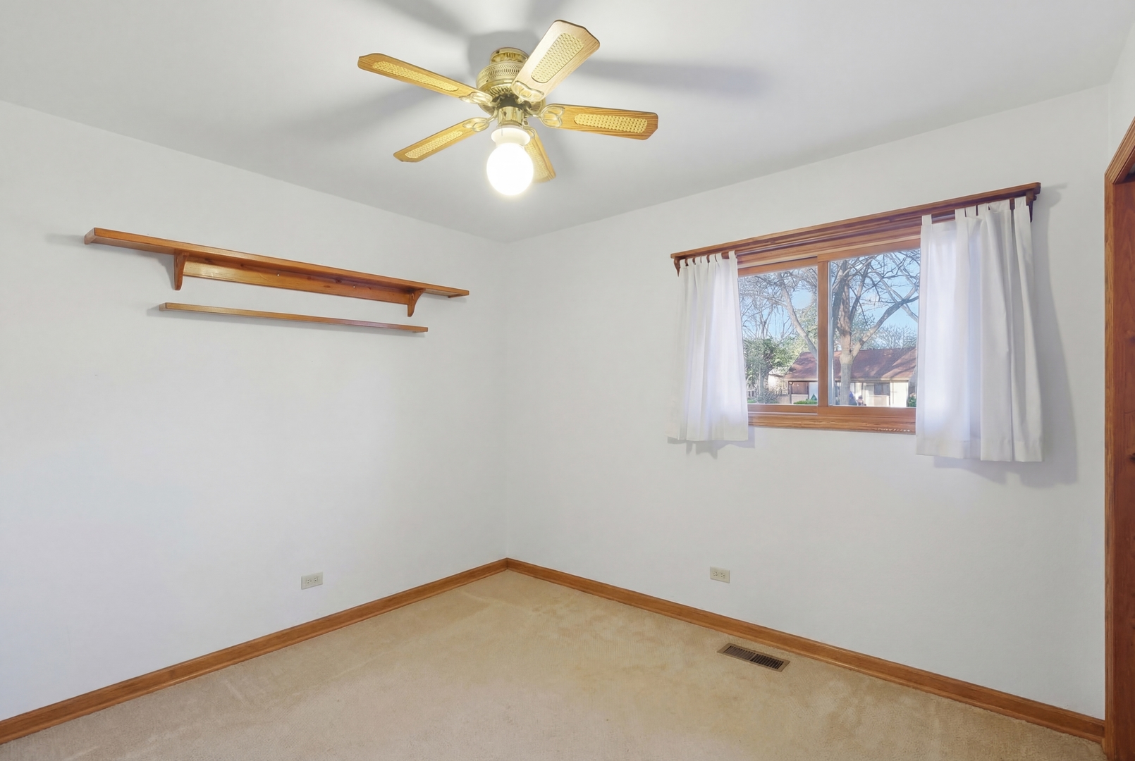 731 N Gibbons Avenue, Arlington Heights, IL 60004