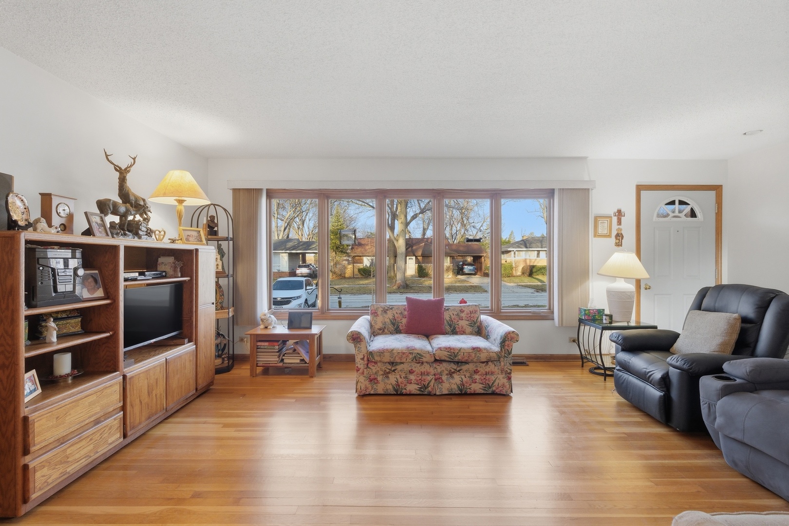 731 N Gibbons Avenue, Arlington Heights, IL 60004