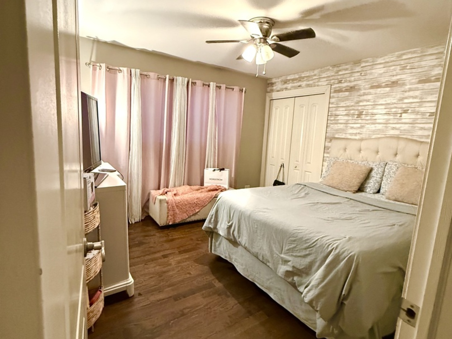 7707 S Damen Avenue, Chicago, IL 60620