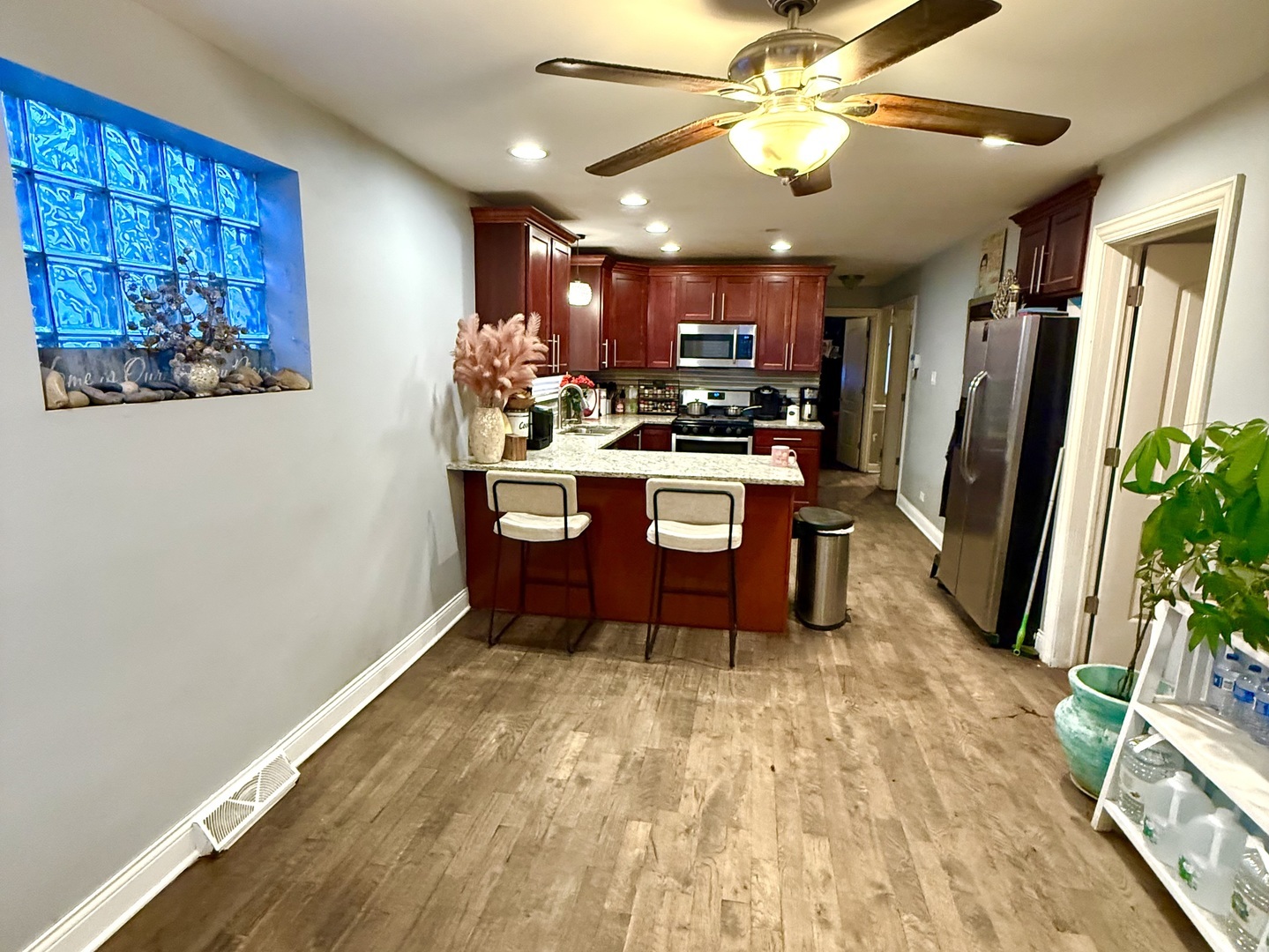 7707 S Damen Avenue, Chicago, IL 60620