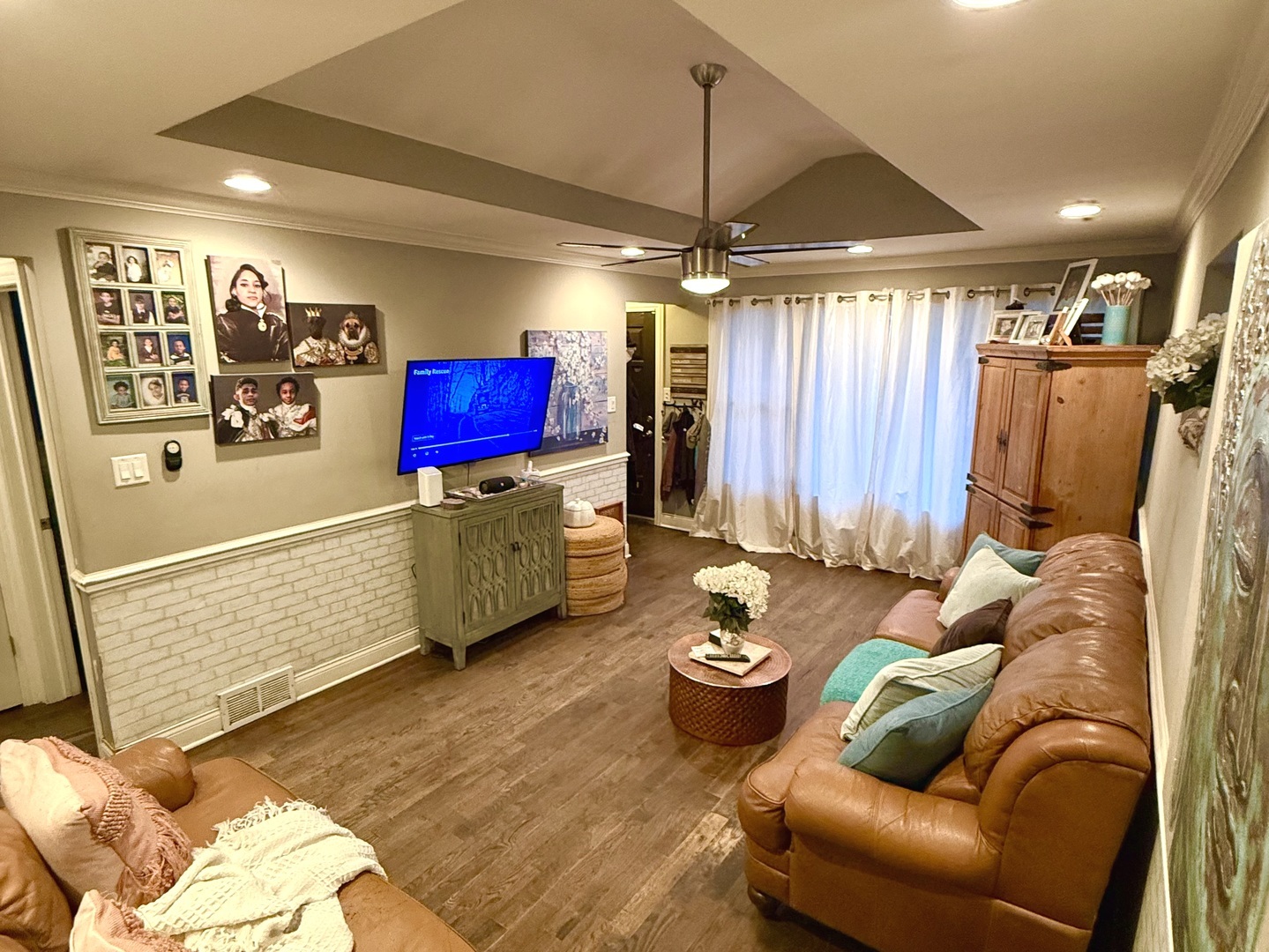 7707 S Damen Avenue, Chicago, IL 60620