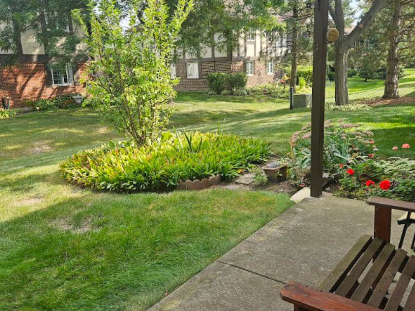 230 Windsor Lane #A, Willowbrook, IL 60527