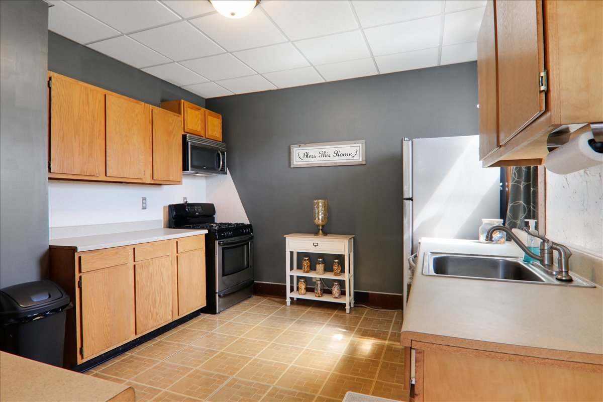 302 E Main Street, Colfax, IL 61728