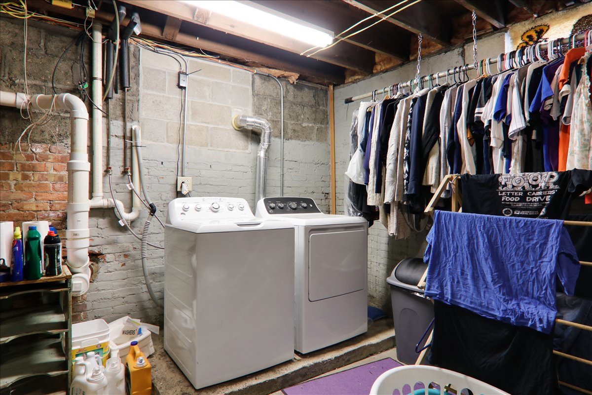 302 E Main Street, Colfax, IL 61728