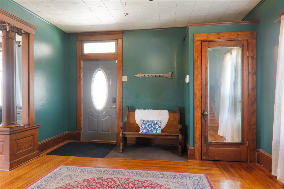 302 E Main Street, Colfax, IL 61728