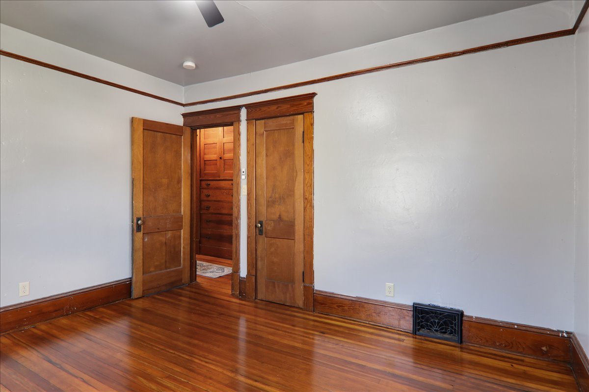 302 E Main Street, Colfax, IL 61728