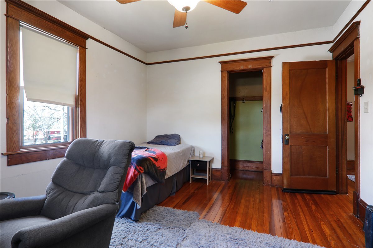 302 E Main Street, Colfax, IL 61728