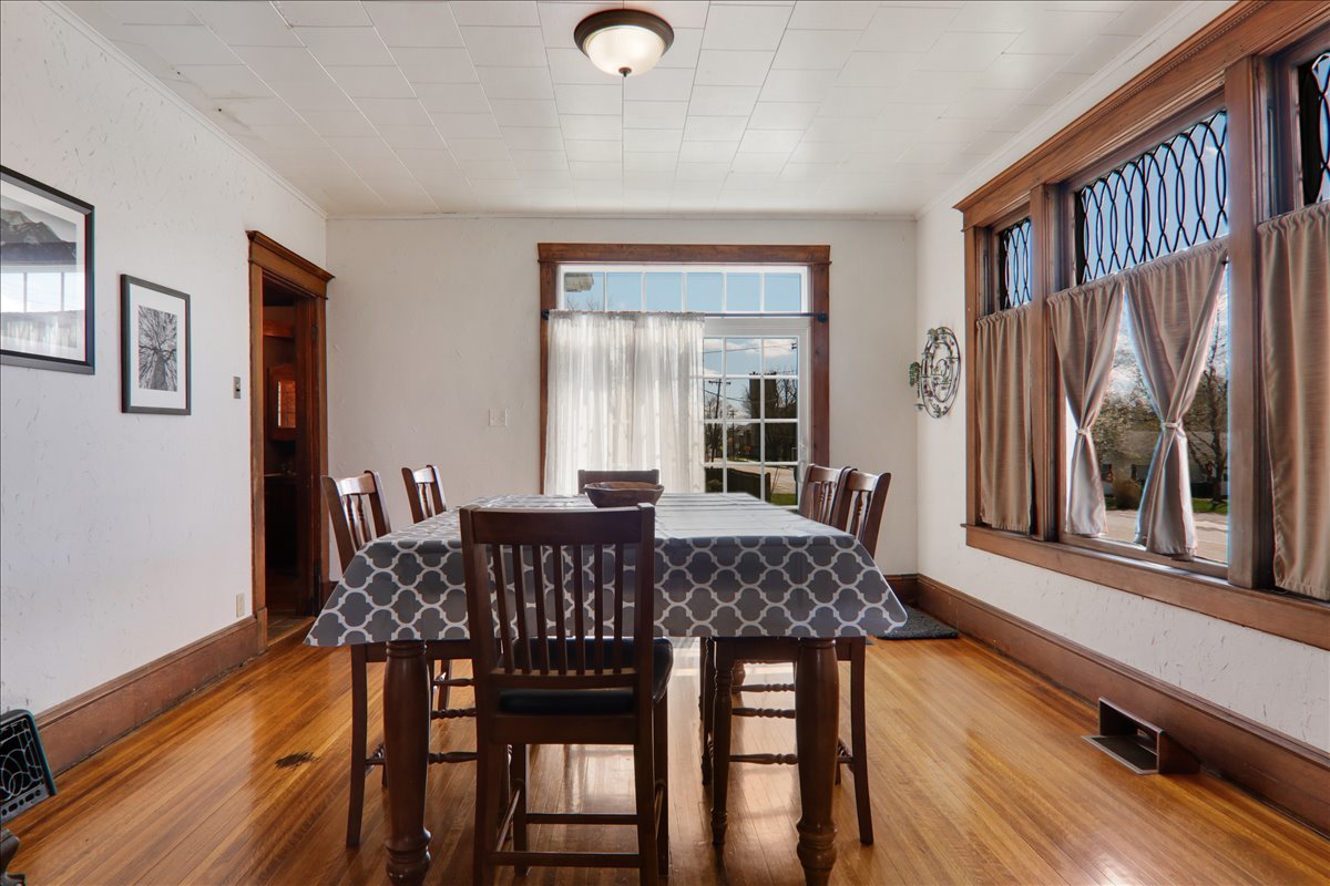 302 E Main Street, Colfax, IL 61728