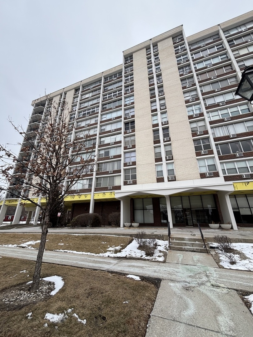 33 N Main Street #3-E, Lombard, IL 60148