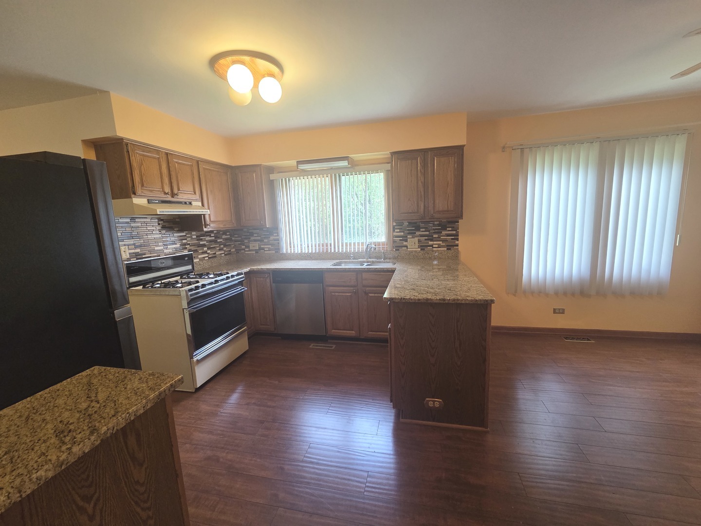 614 Feather Sound Drive, Bolingbrook, IL 60440