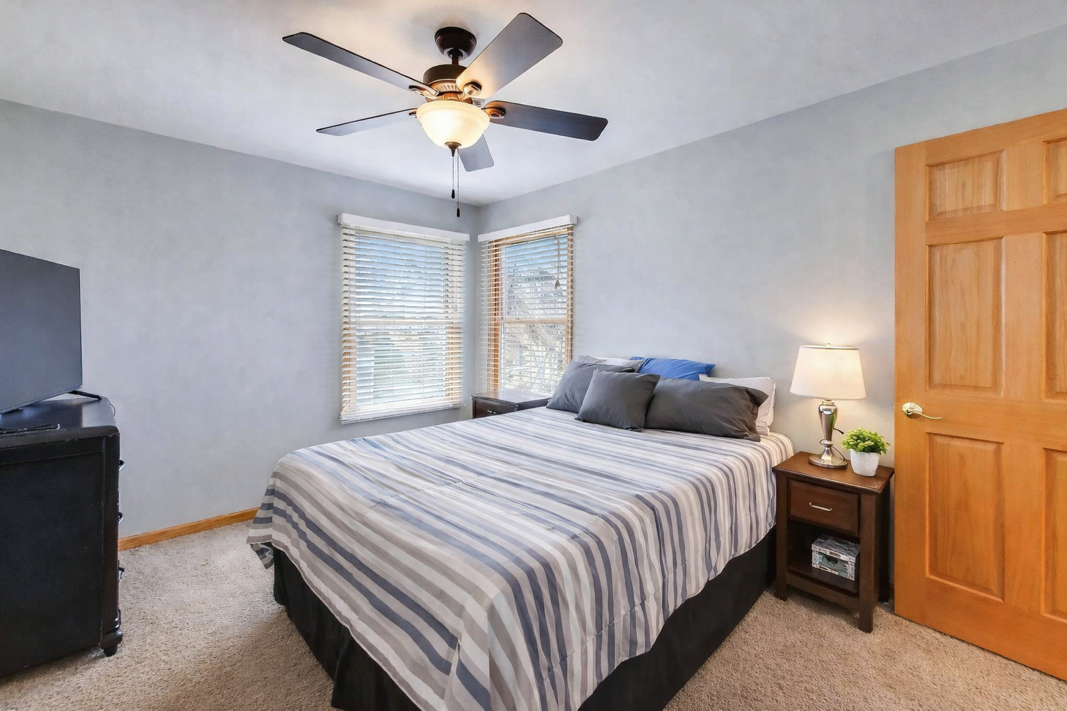 1474 Haar Lane, Elk Grove Village, IL 60007