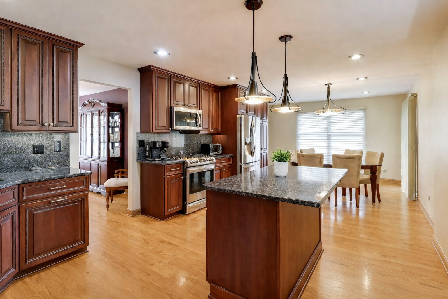 1474 Haar Lane, Elk Grove Village, IL 60007