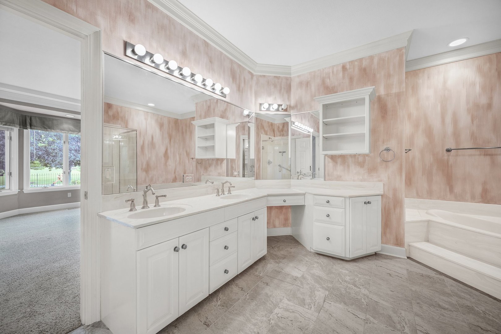 2109 Hackberry Road, Bloomington, IL 61704