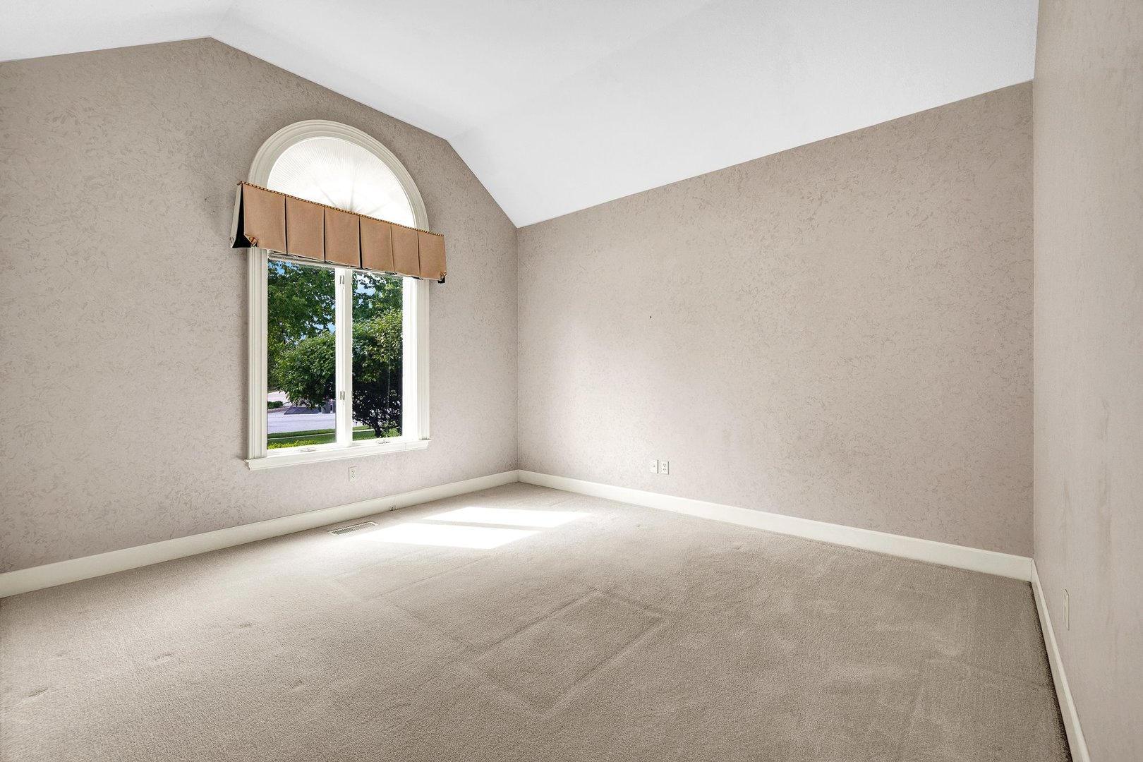 2109 Hackberry Road, Bloomington, IL 61704