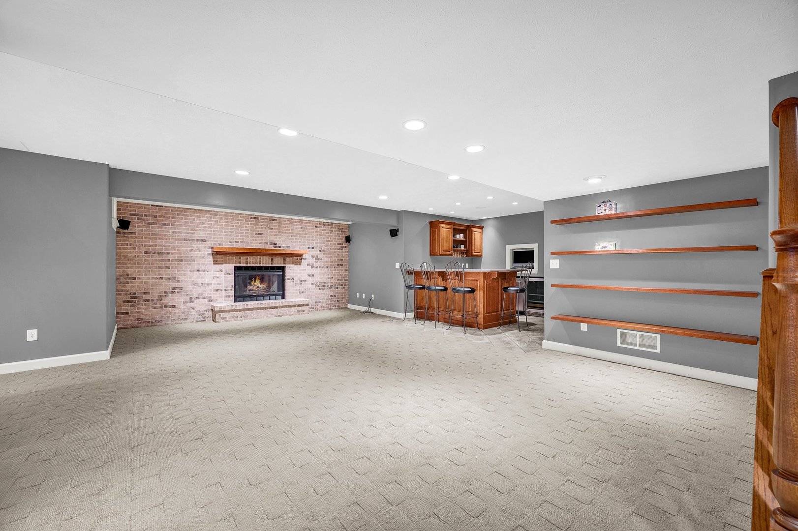 2109 Hackberry Road, Bloomington, IL 61704