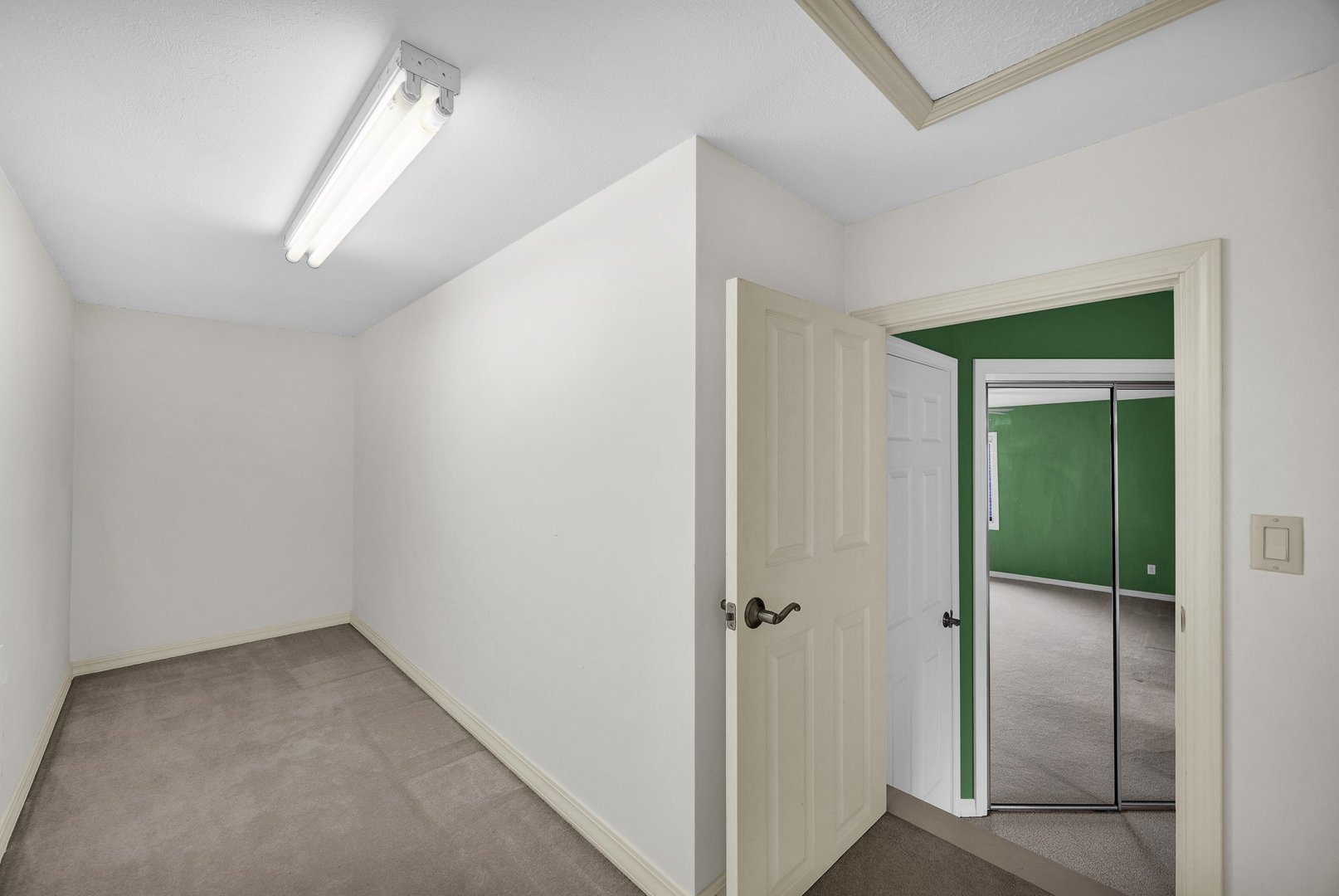 2109 Hackberry Road, Bloomington, IL 61704