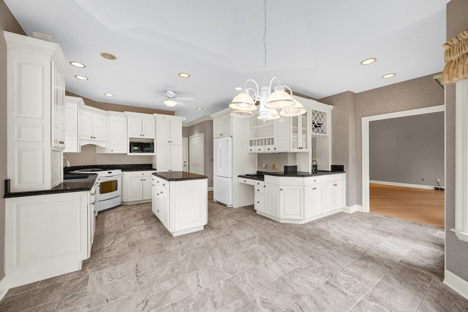 2109 Hackberry Road, Bloomington, IL 61704