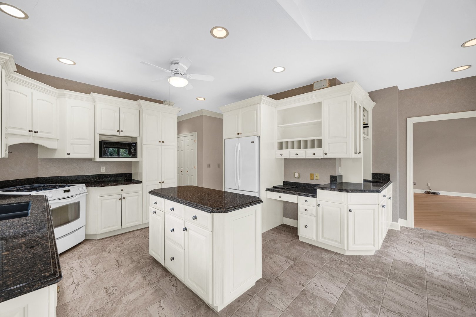 2109 Hackberry Road, Bloomington, IL 61704