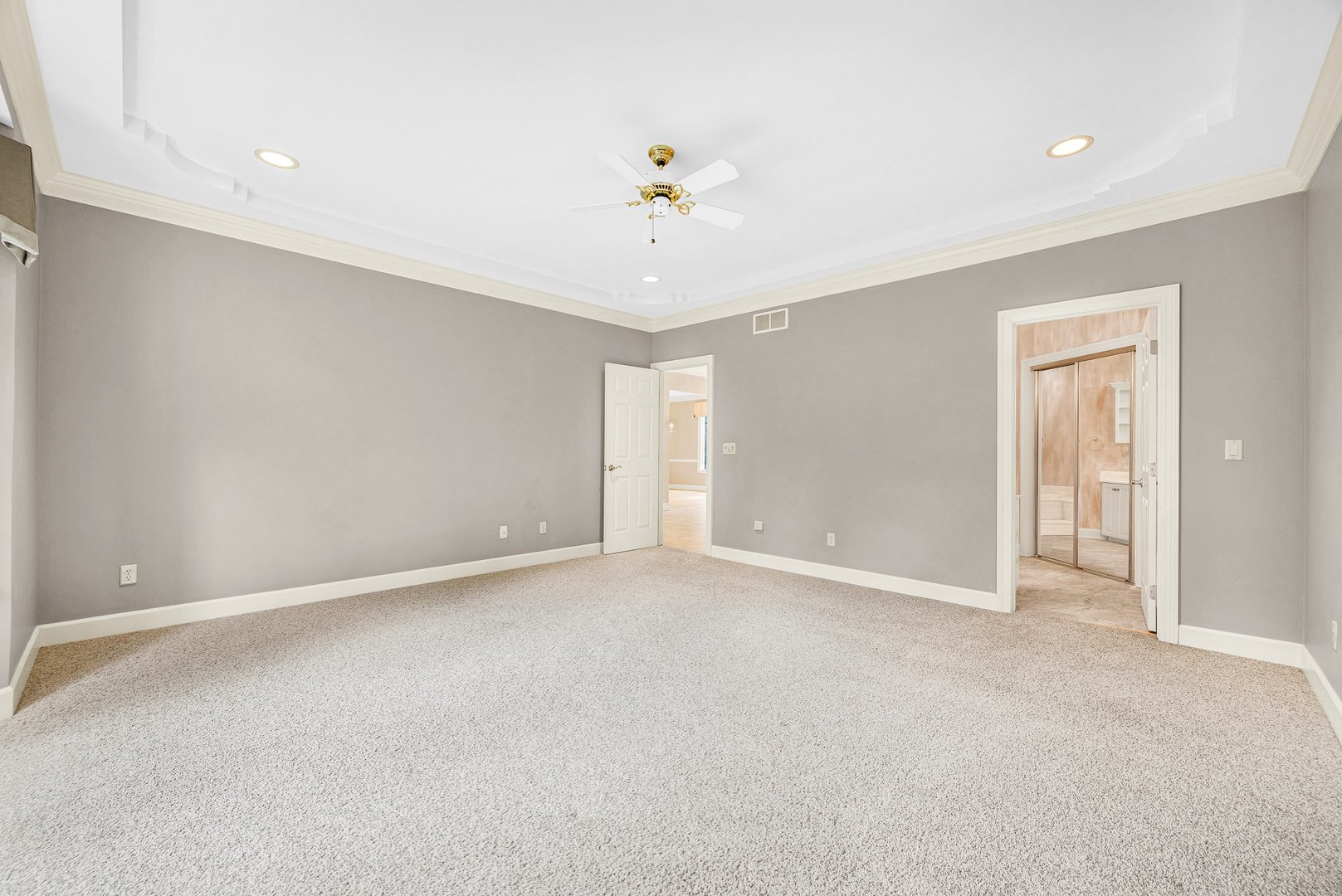 2109 Hackberry Road, Bloomington, IL 61704