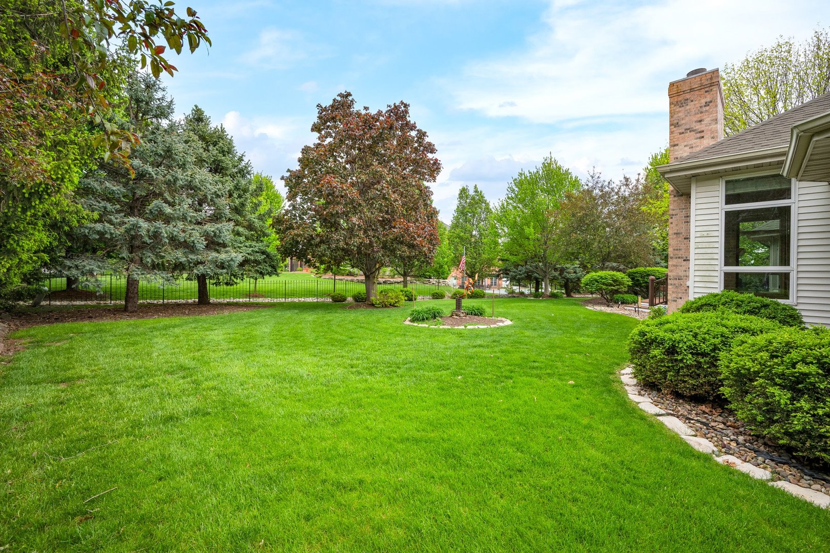 2109 Hackberry Road, Bloomington, IL 61704