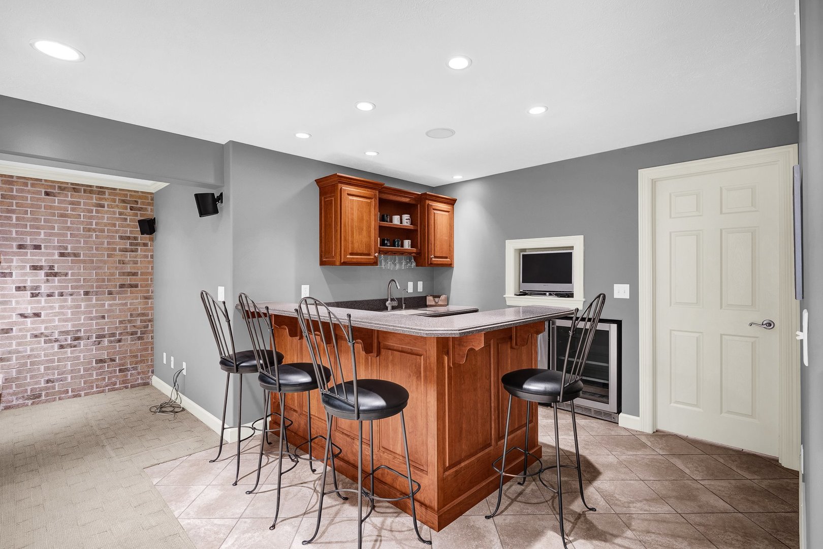 2109 Hackberry Road, Bloomington, IL 61704