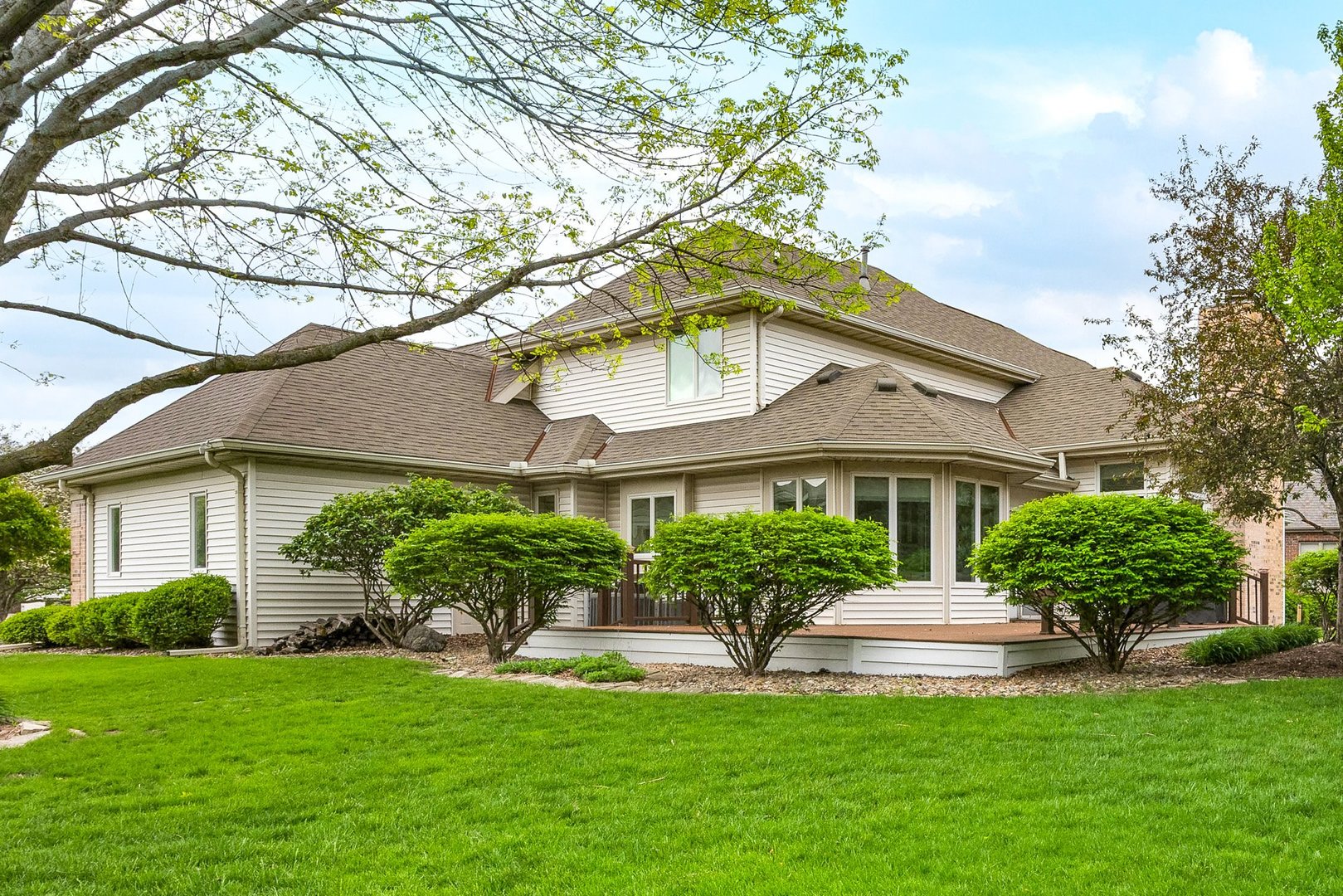 2109 Hackberry Road, Bloomington, IL 61704