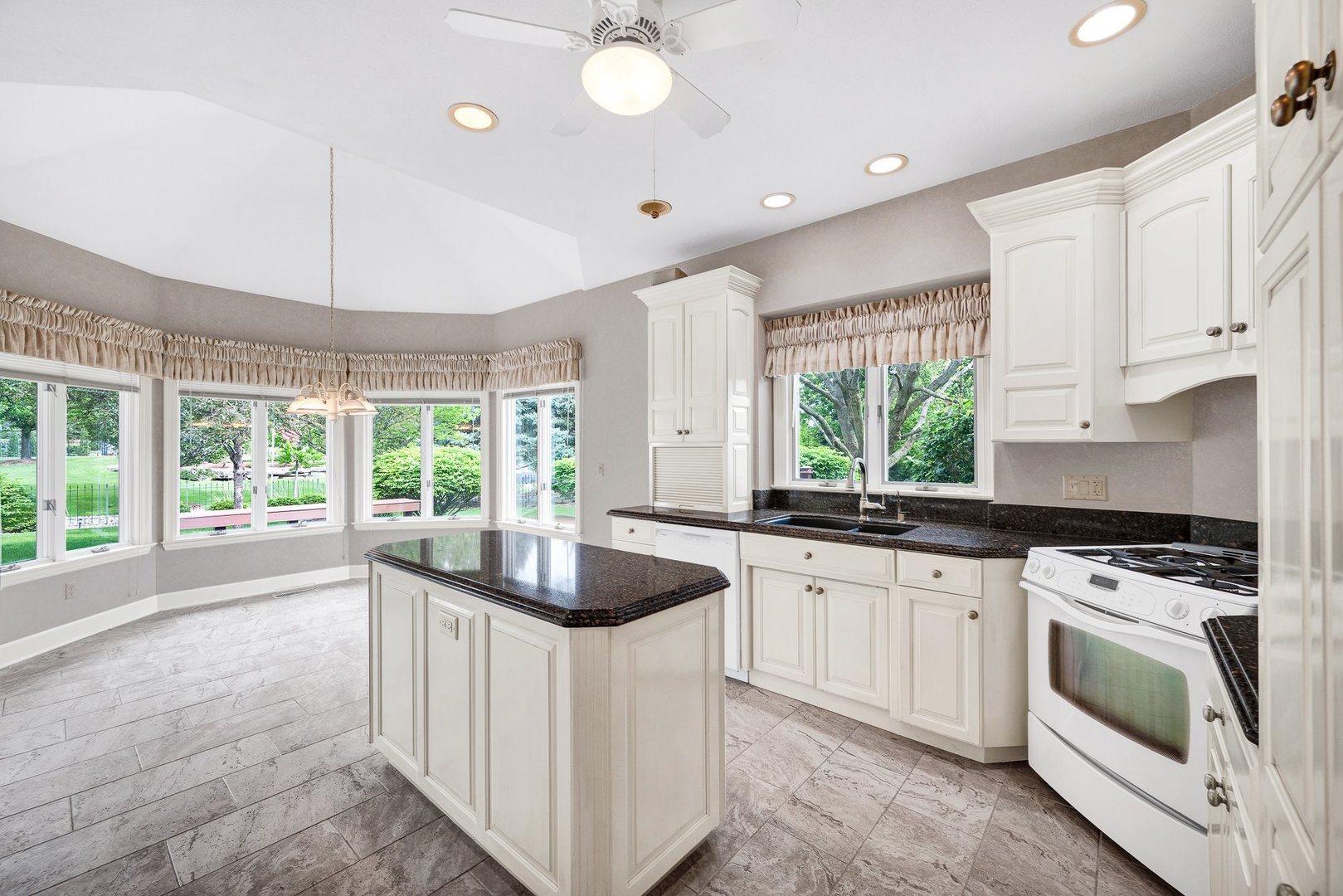 2109 Hackberry Road, Bloomington, IL 61704