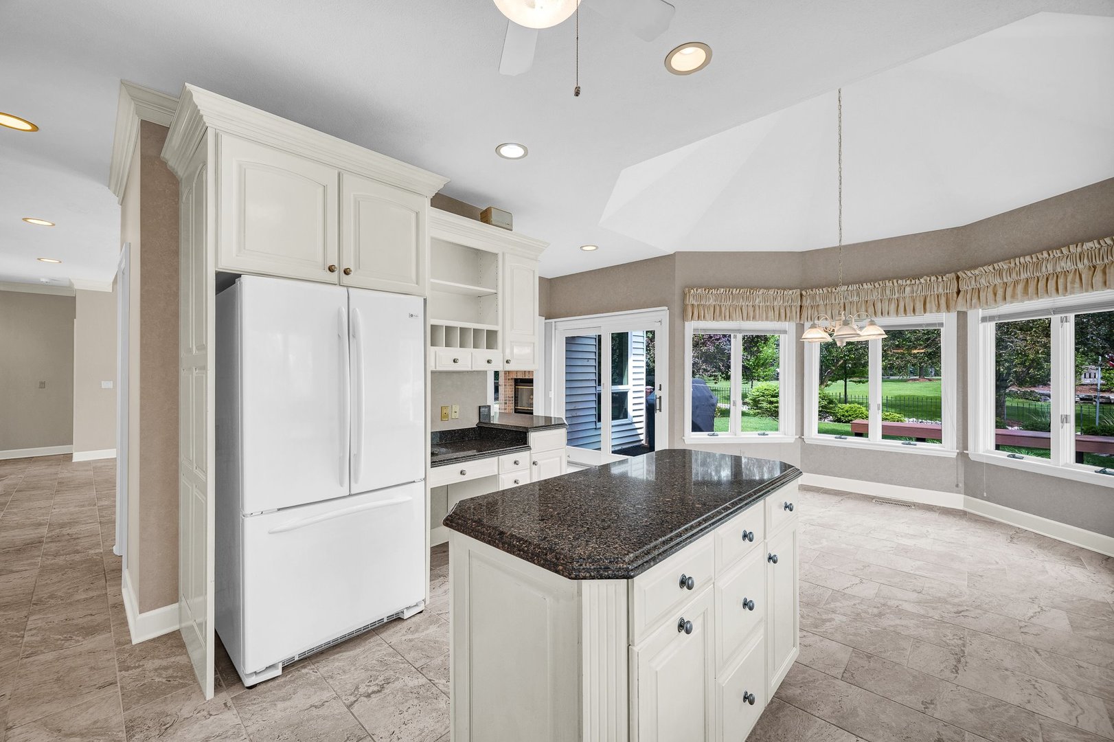 2109 Hackberry Road, Bloomington, IL 61704