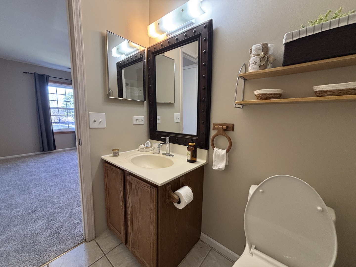 615 Mallard Court #C2, Bartlett, IL 60103