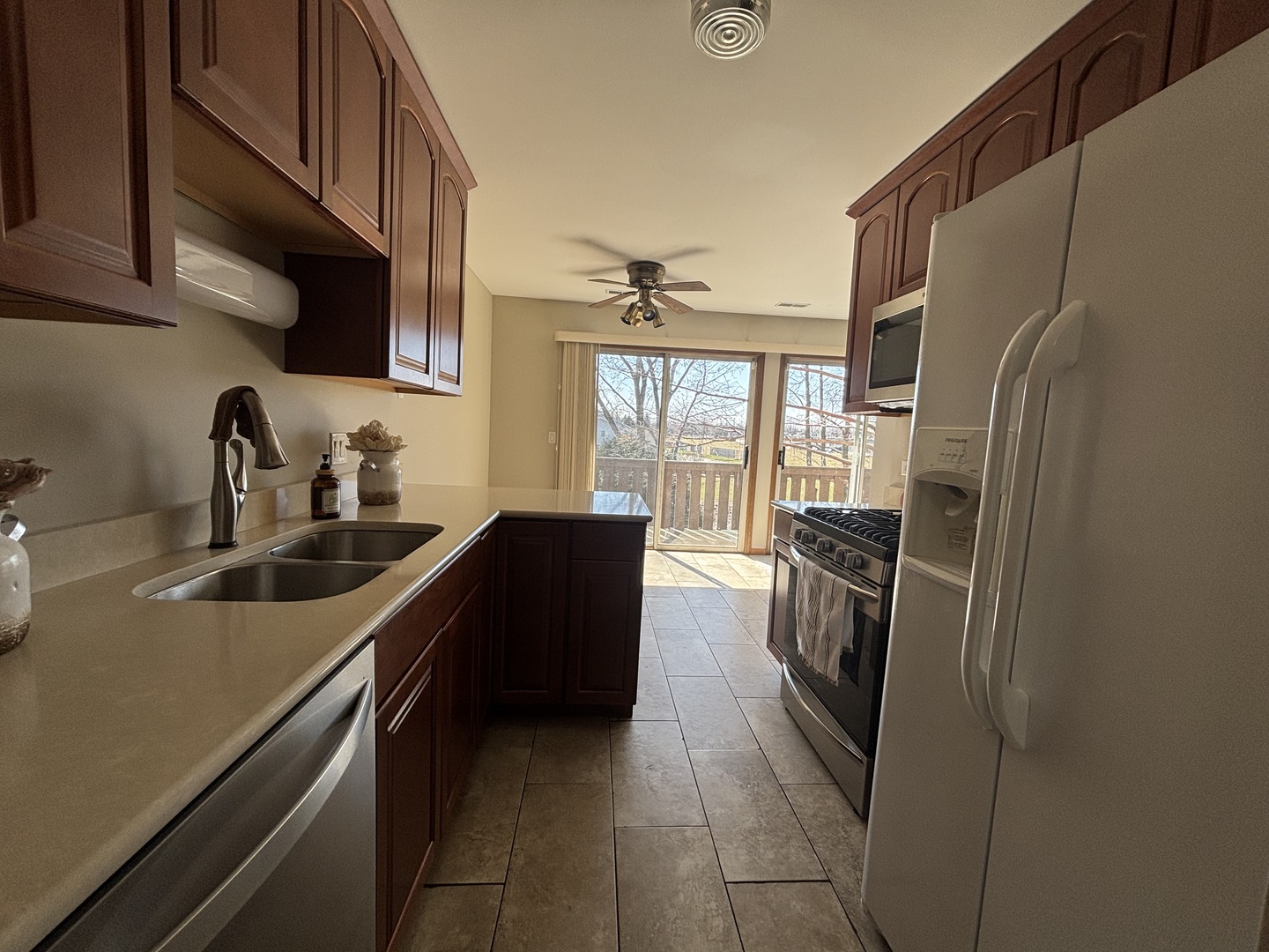 615 Mallard Court #C2, Bartlett, IL 60103