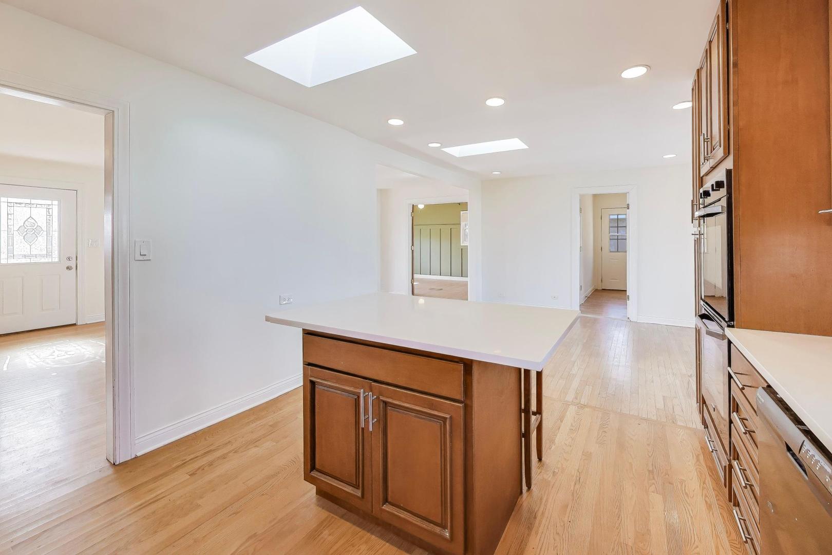 122 59th Street, Willowbrook, IL 60527