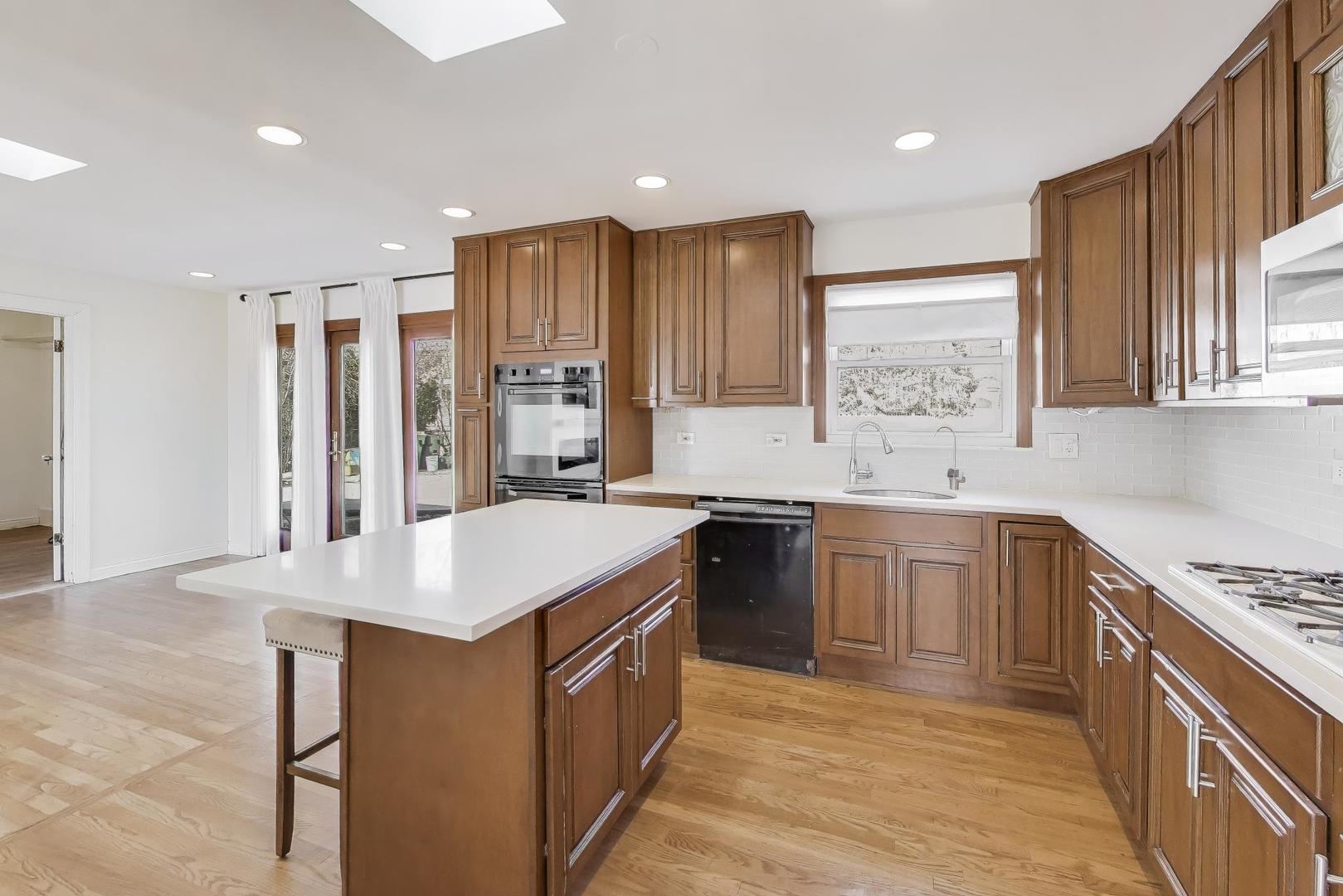 122 59th Street, Willowbrook, IL 60527