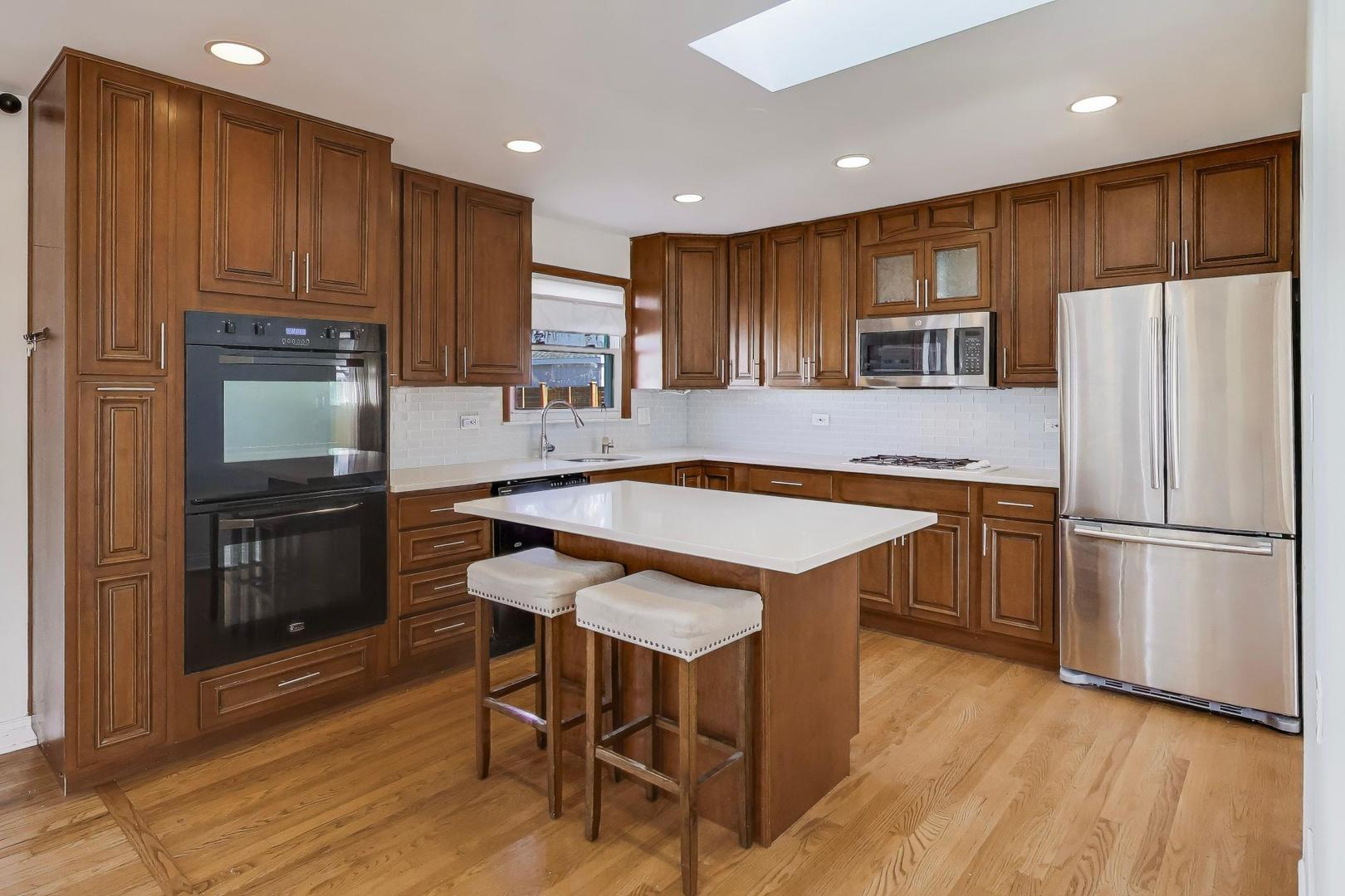 122 59th Street, Willowbrook, IL 60527