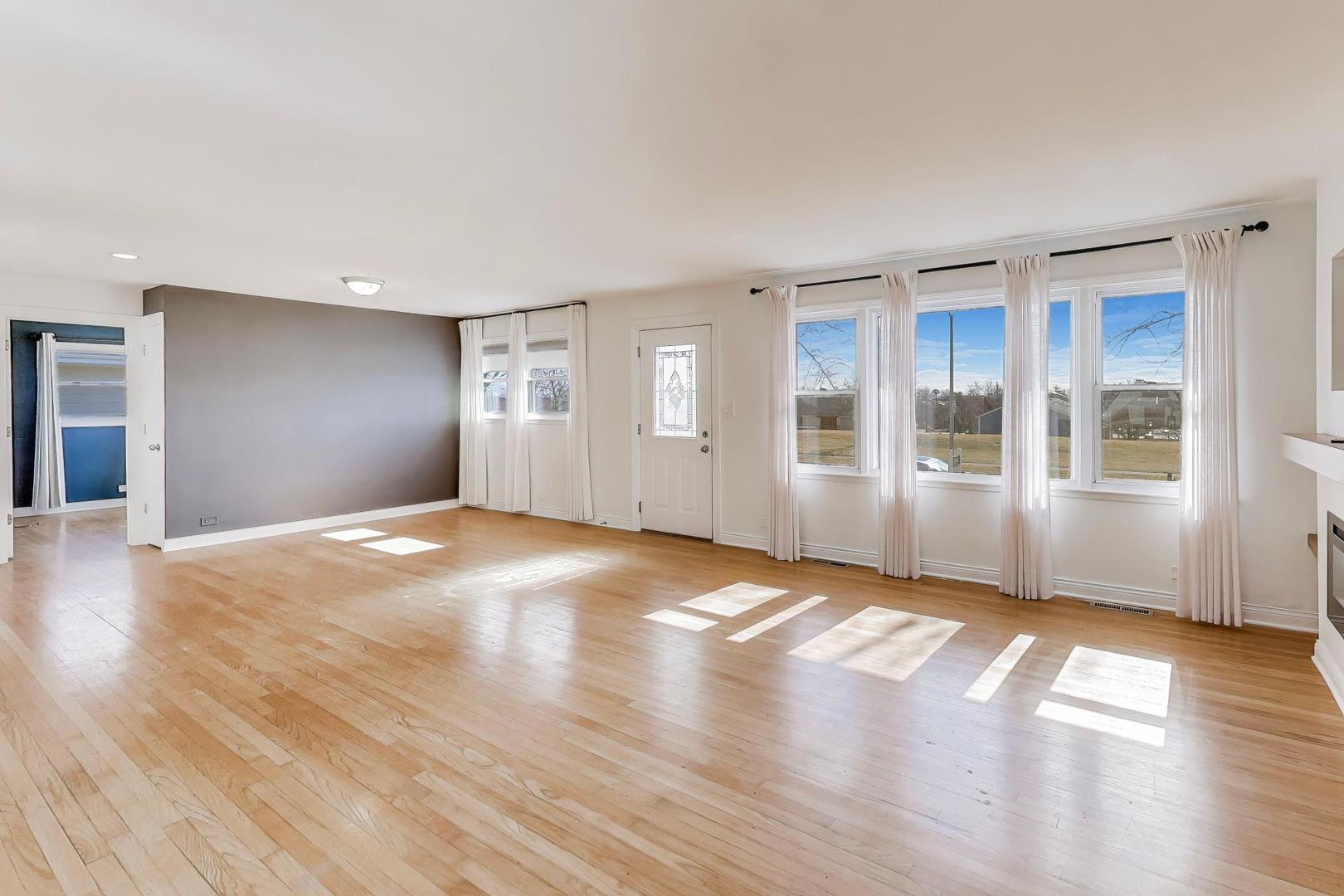 122 59th Street, Willowbrook, IL 60527