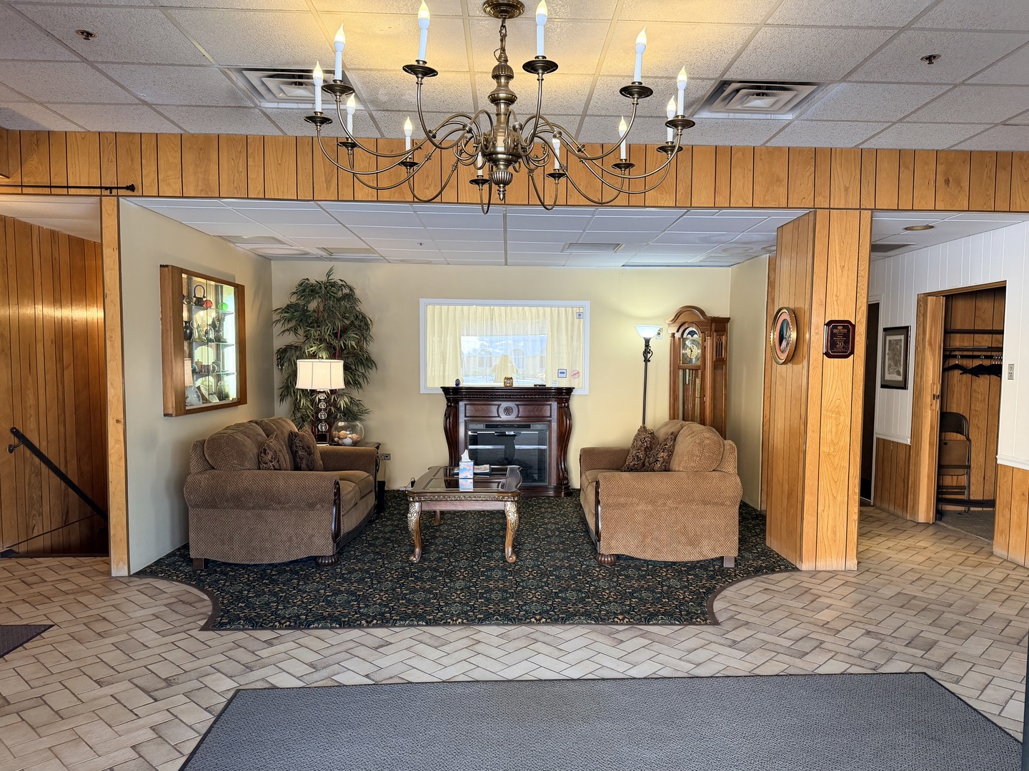 415 N Gary Avenue, Carol Stream, IL 60188