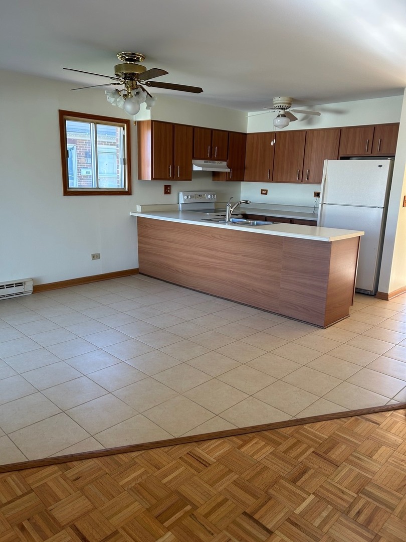 626 Terry Court #A, Roselle, IL 60172