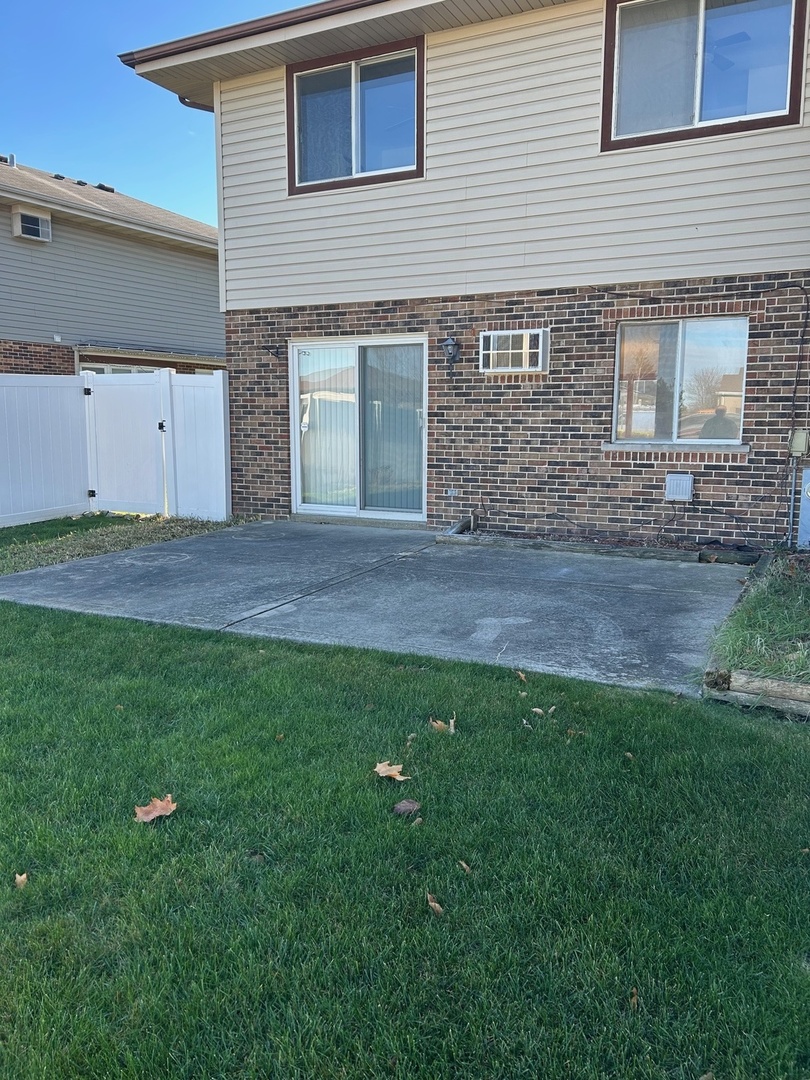 626 Terry Court #A, Roselle, IL 60172