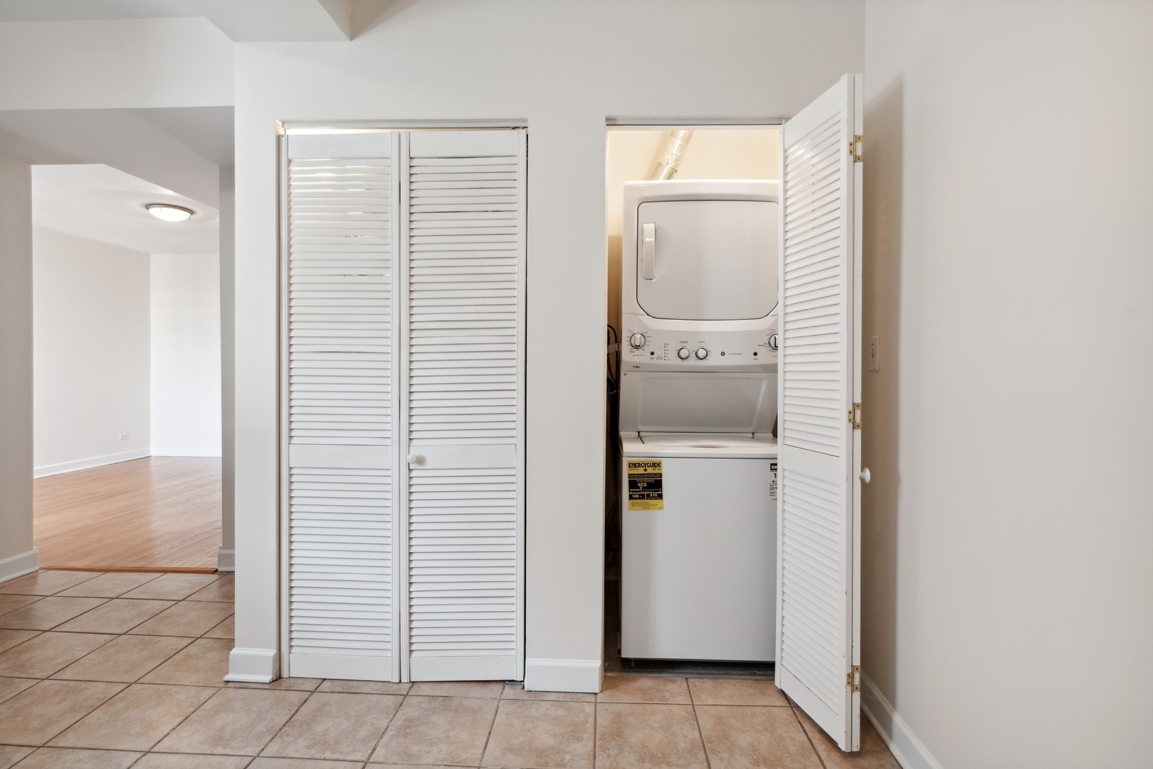 4900 Davis Street #3E, Skokie, IL 60077