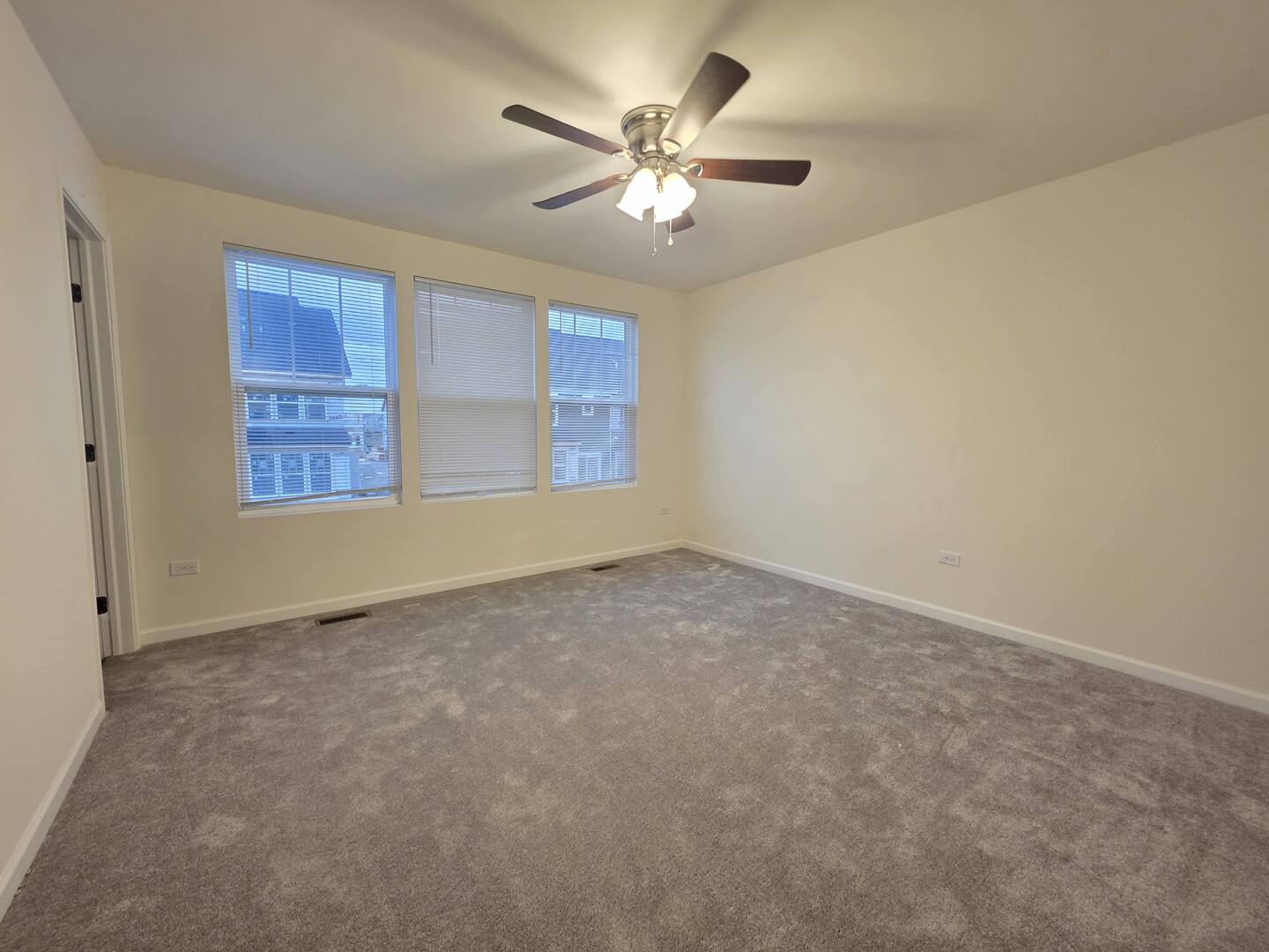 2272 Horseshoe Circle #09004, Naperville, IL 60564