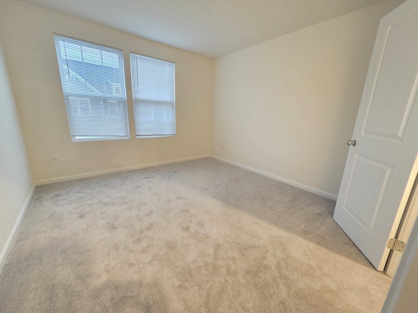 2272 Horseshoe Circle #09004, Naperville, IL 60564